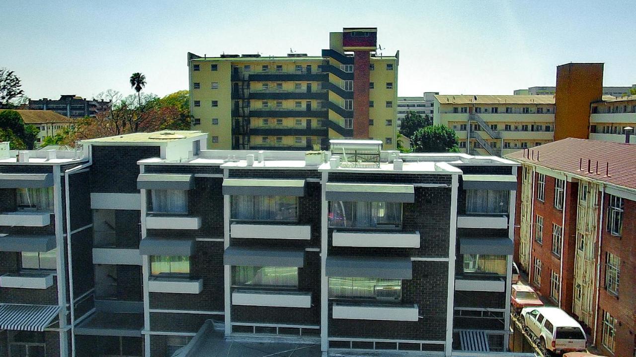 R Executive Apartments Χαράρε Εξωτερικό φωτογραφία