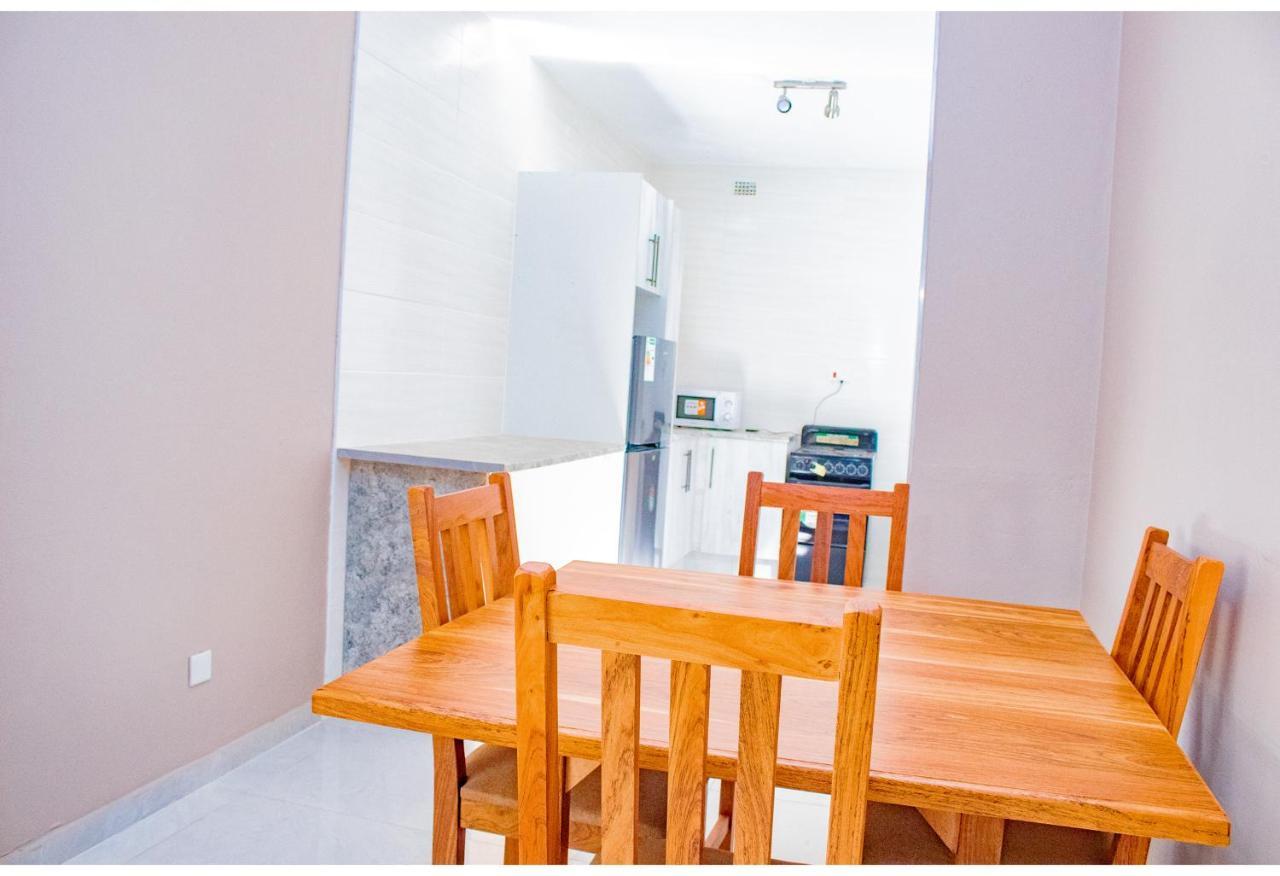 R Executive Apartments Χαράρε Εξωτερικό φωτογραφία